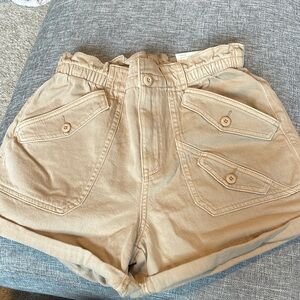 American Eagle, high-rise, baggy shorts